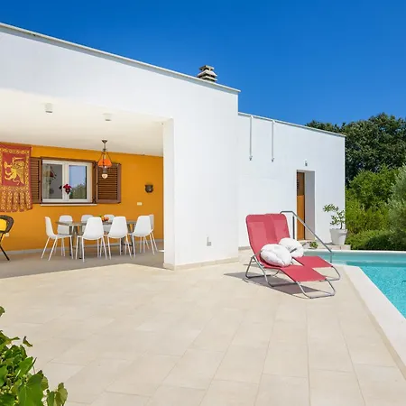 Villa Tartufo With Sauna By Istrialux Sivati